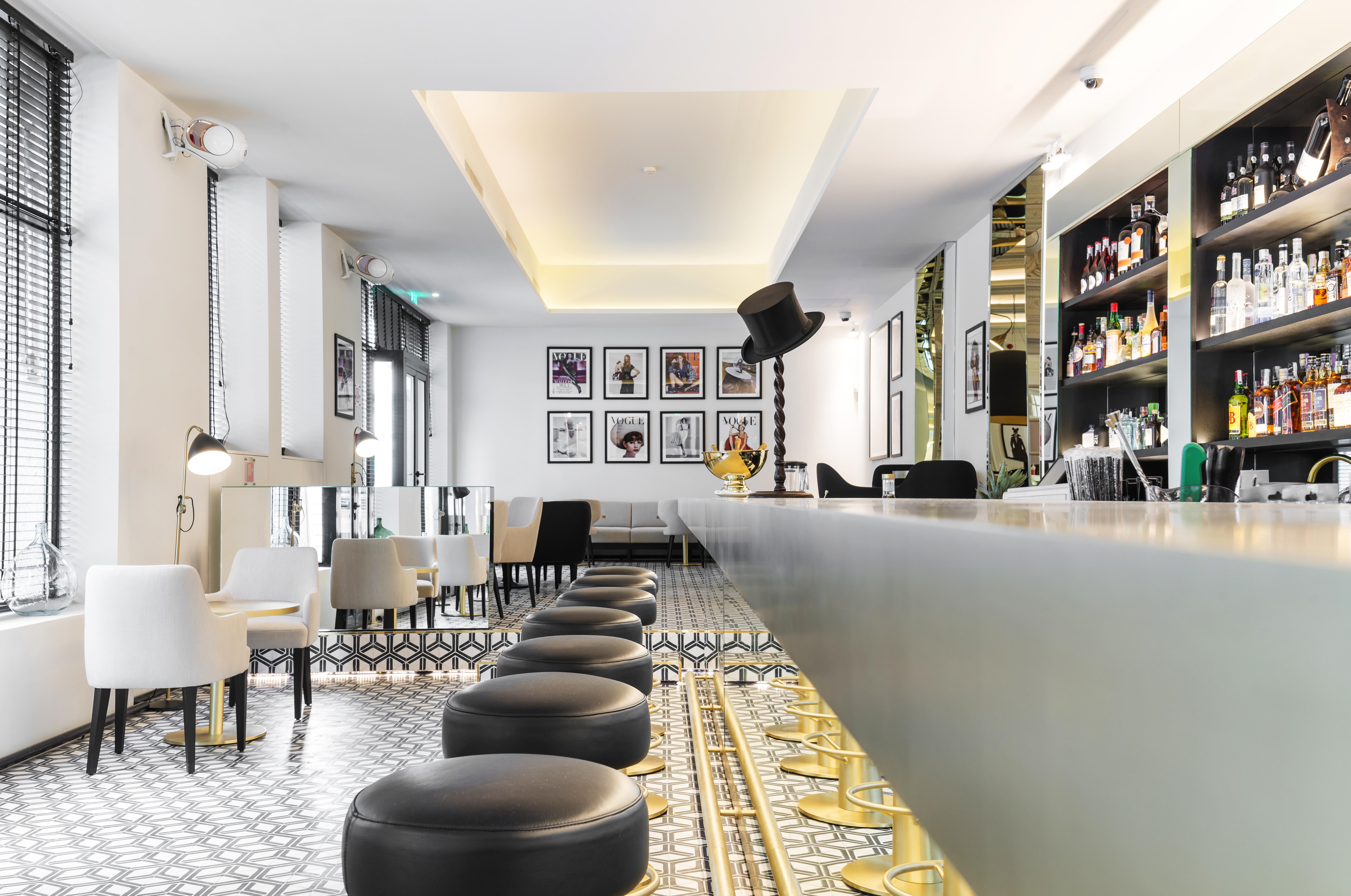 Hospes Infante Sagres Porto - Small Luxury Hotels Of The World Zewnętrze zdjęcie The bar at the hotel