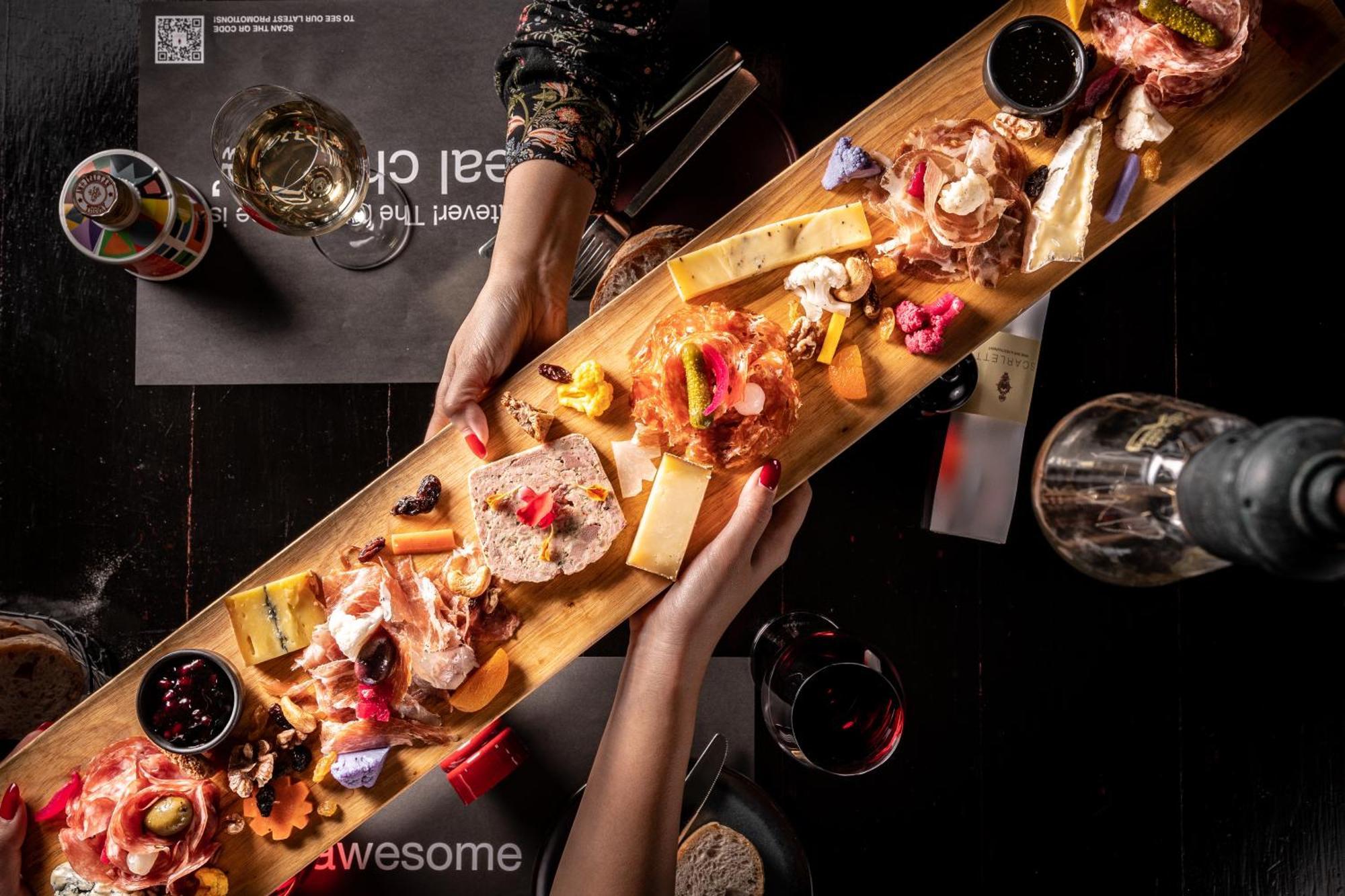 Hospes Infante Sagres Porto - Small Luxury Hotels Of The World Zewnętrze zdjęcie A tapas platter