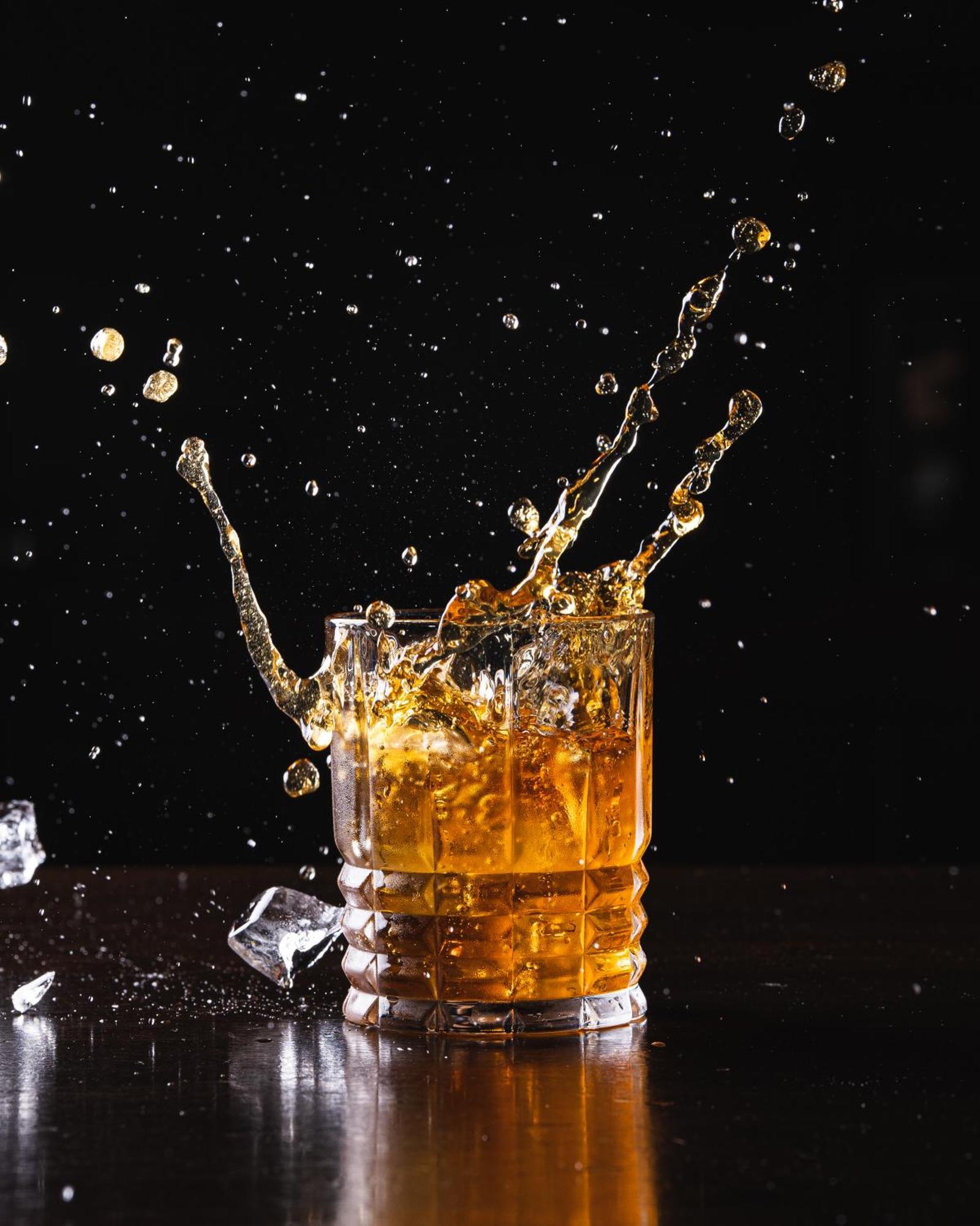 Hospes Infante Sagres Porto - Small Luxury Hotels Of The World Zewnętrze zdjęcie A glass of whisky