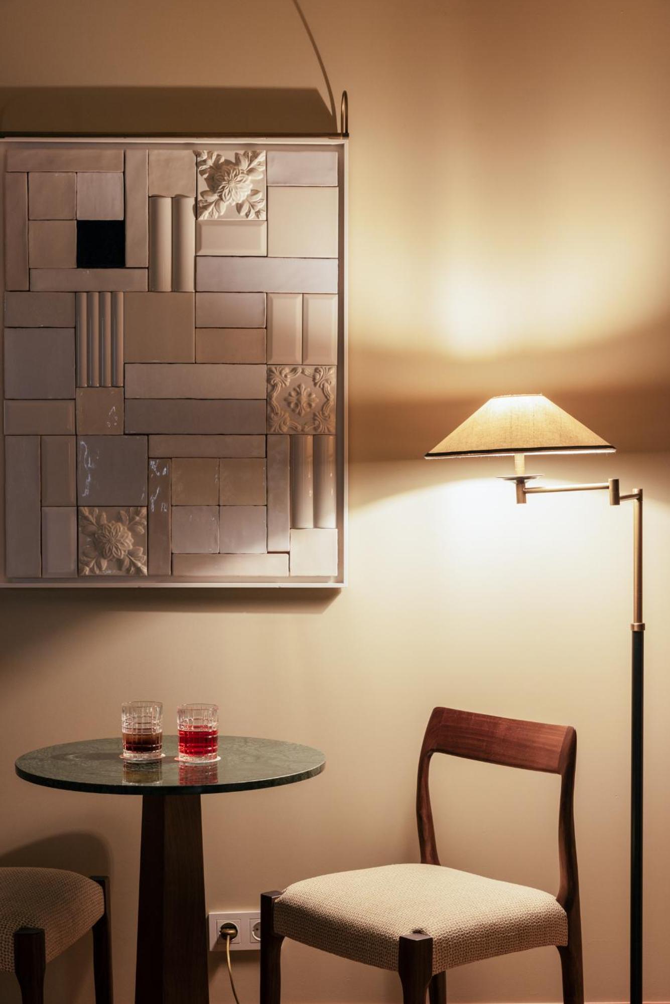 Hospes Infante Sagres Porto - Small Luxury Hotels Of The World Zewnętrze zdjęcie A floor lamp