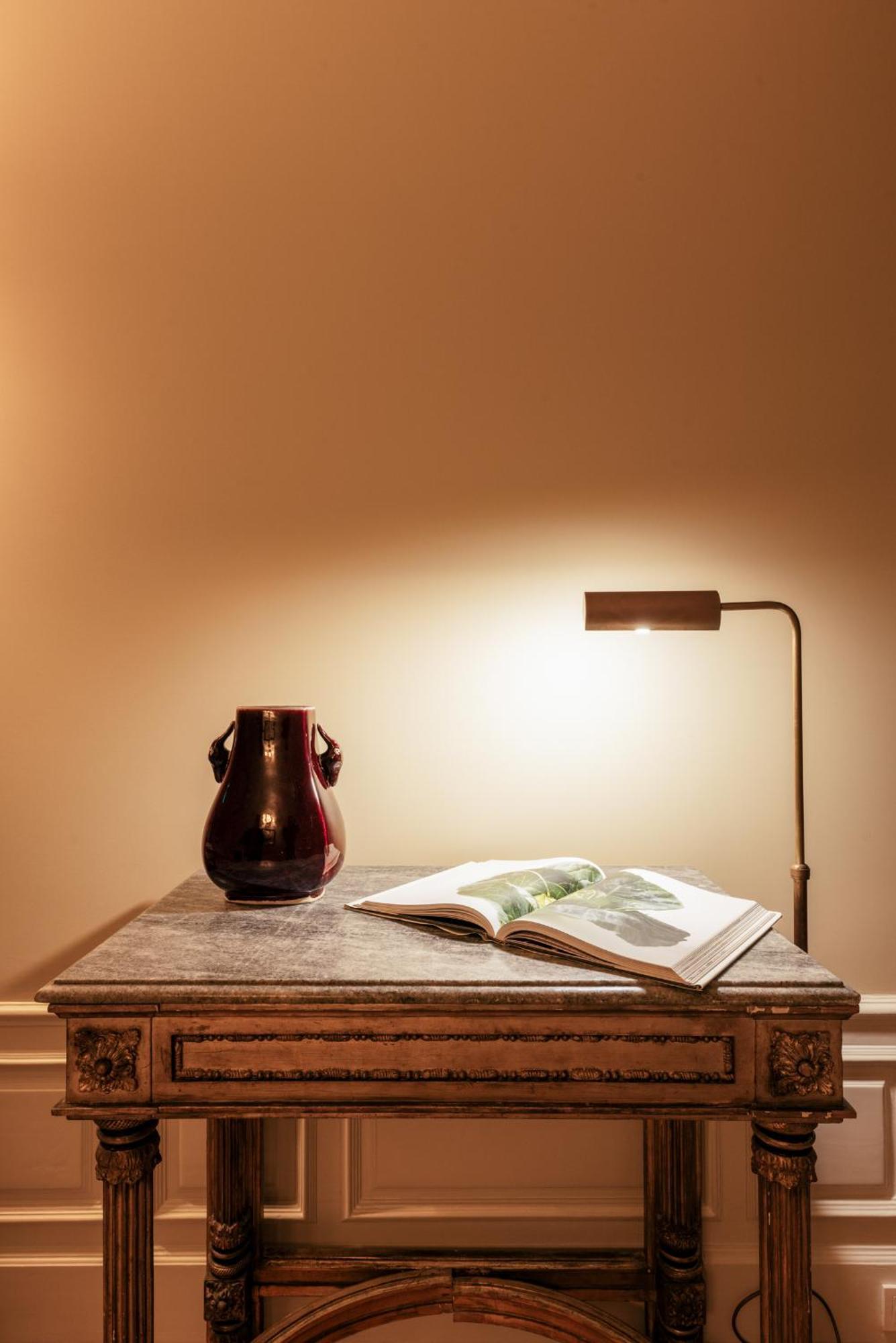 Hospes Infante Sagres Porto - Small Luxury Hotels Of The World Zewnętrze zdjęcie A table lamp
