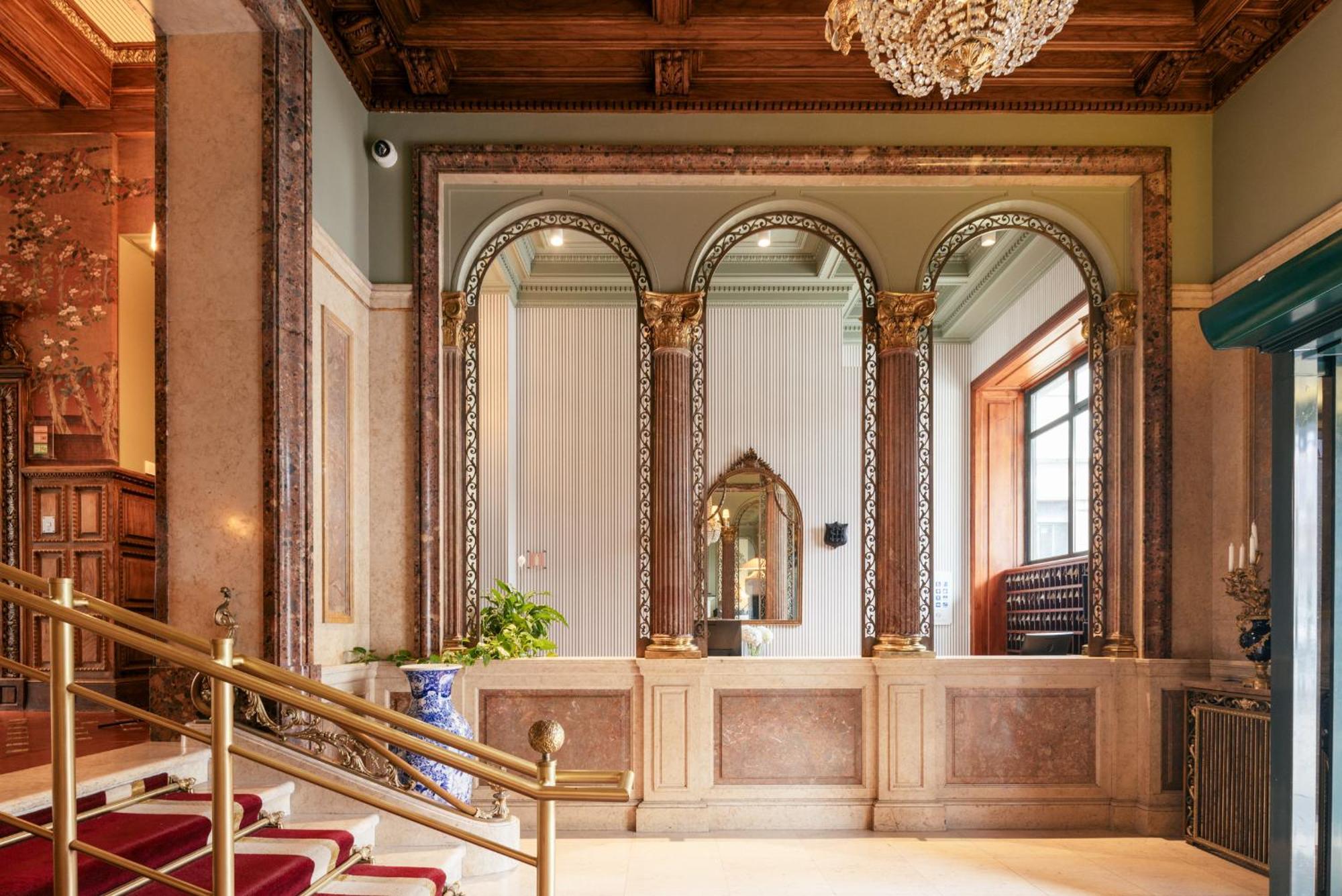 Hospes Infante Sagres Porto - Small Luxury Hotels Of The World Zewnętrze zdjęcie The lobby of the hotel