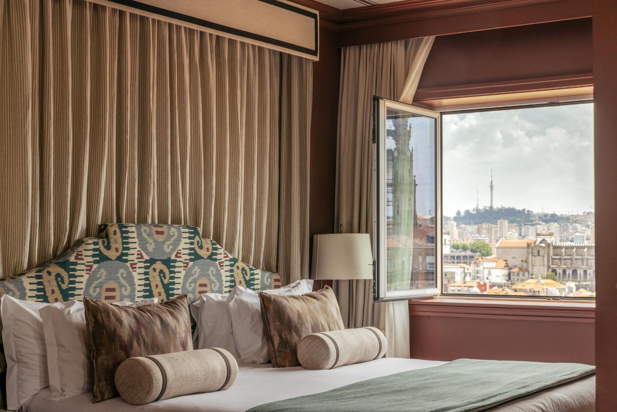 Hospes Infante Sagres Porto - Small Luxury Hotels Of The World Zewnętrze zdjęcie A bedroom at the hotel