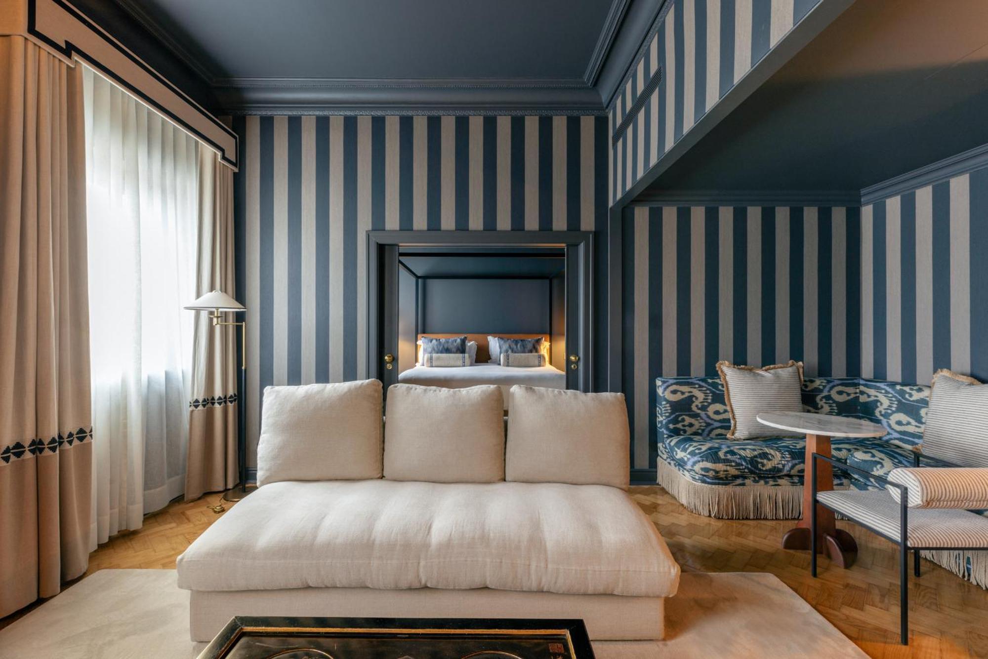 Hospes Infante Sagres Porto - Small Luxury Hotels Of The World Zewnętrze zdjęcie A suite at the Hotel de Crillon